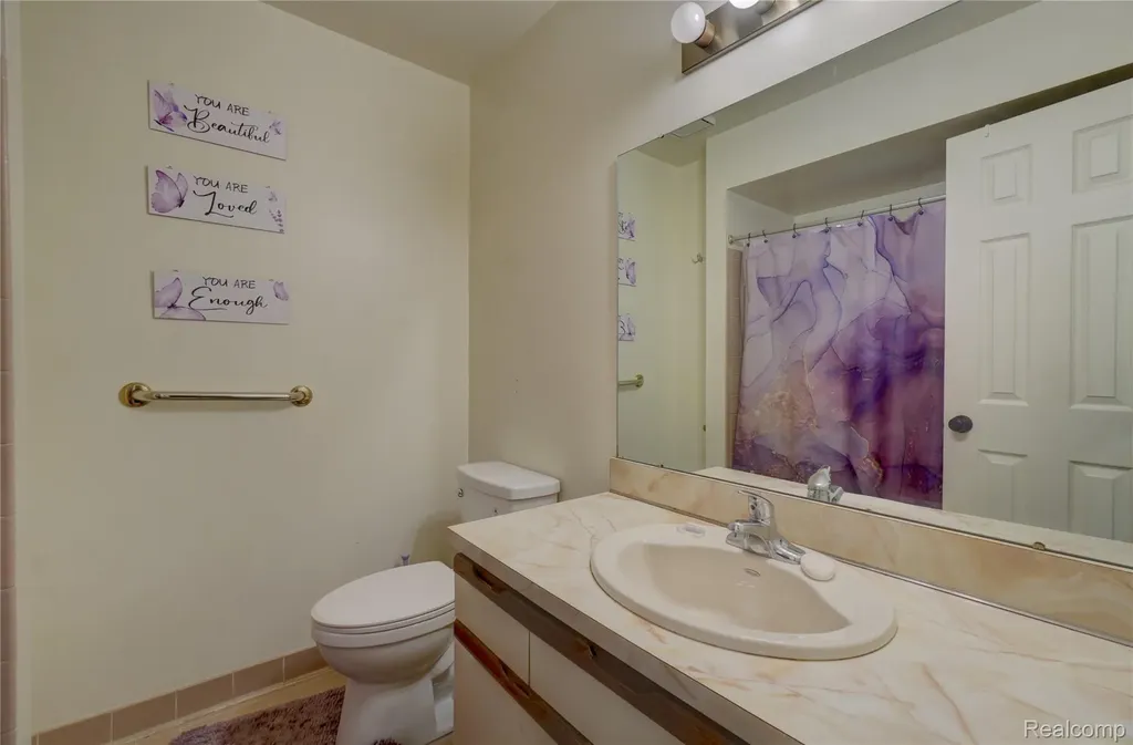 20522 Longwood Drive Clinton Charter Township MI 48038