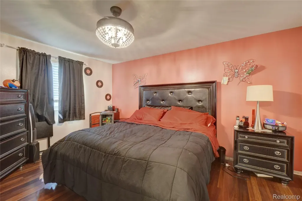 20522 Longwood Drive Clinton Charter Township MI 48038