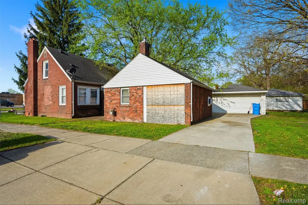 20604 Annapolis Street Dearborn Heights City MI 48125