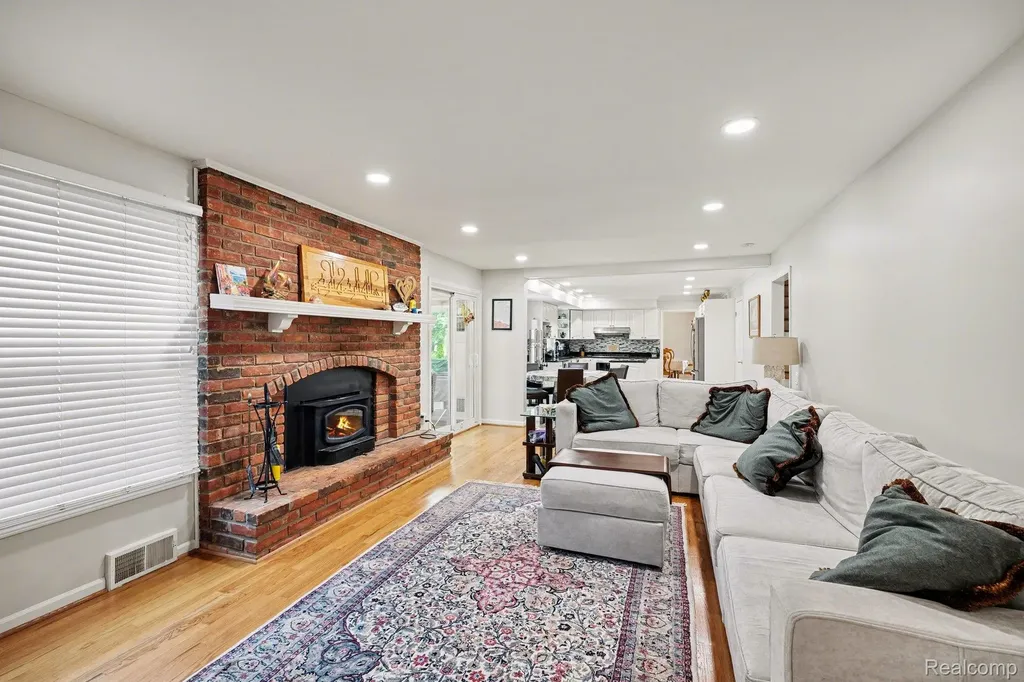 1720 Cedar Shake Drive Bloomfield Hills City MI 48302