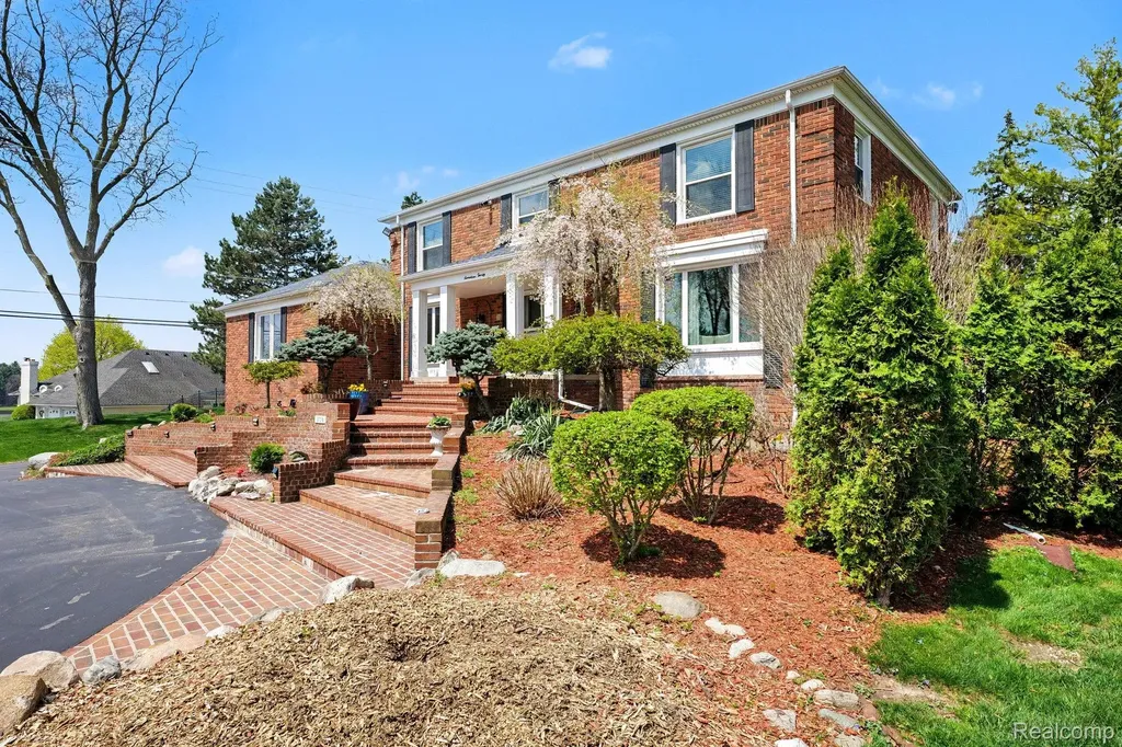 1720 Cedar Shake Drive Bloomfield Hills City MI 48302