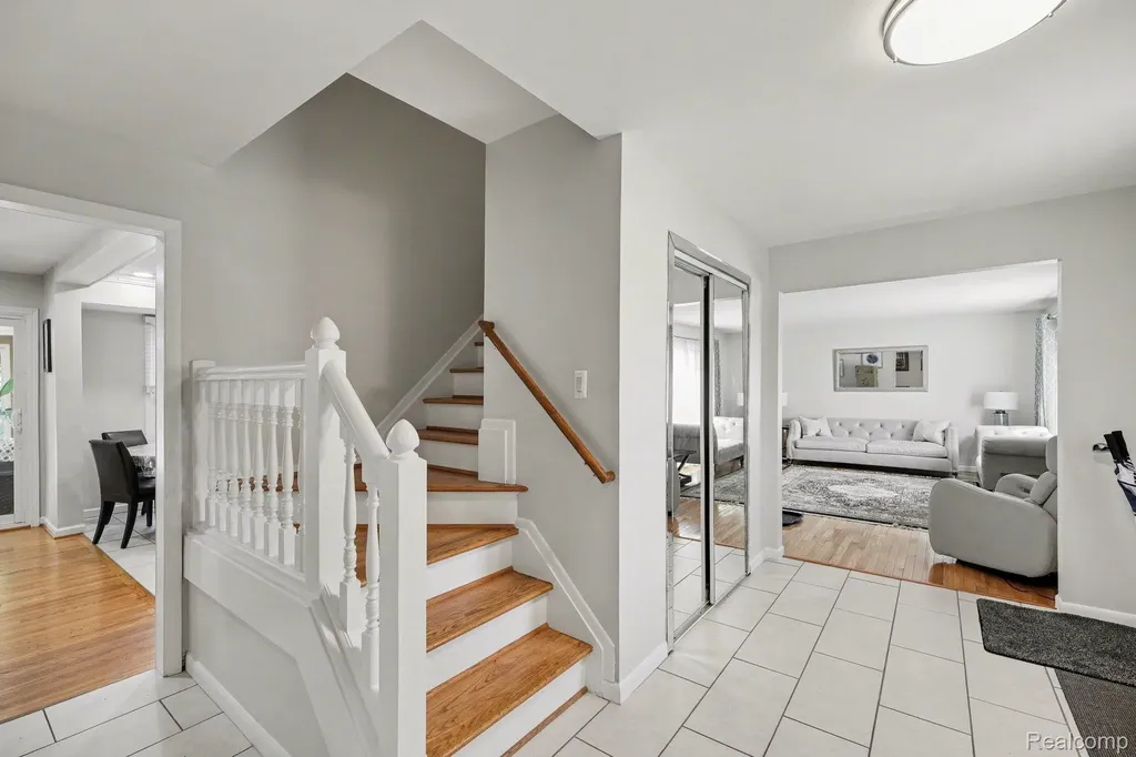 1720 Cedar Shake Drive Bloomfield Hills City MI 48302