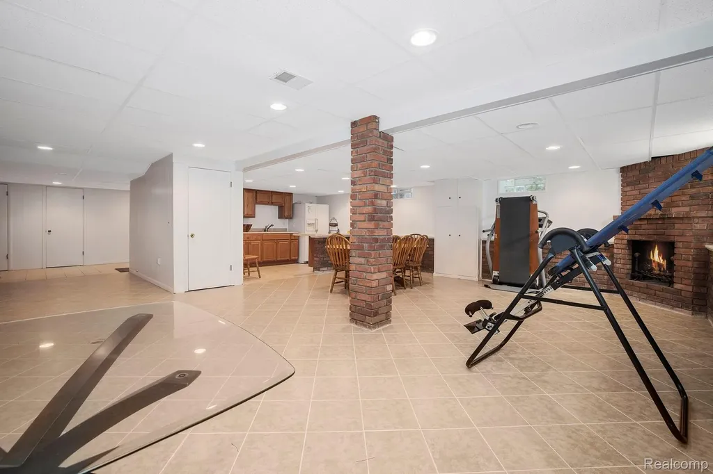 1720 Cedar Shake Drive Bloomfield Hills City MI 48302
