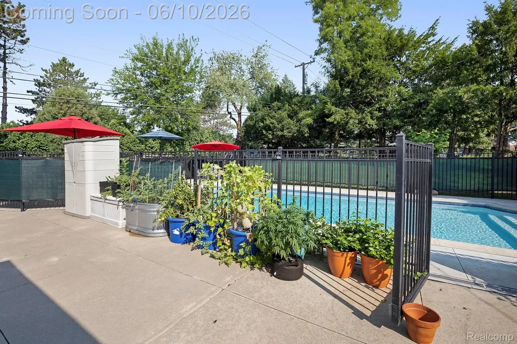 1720 Cedar Shake Drive Bloomfield Hills City MI 48302