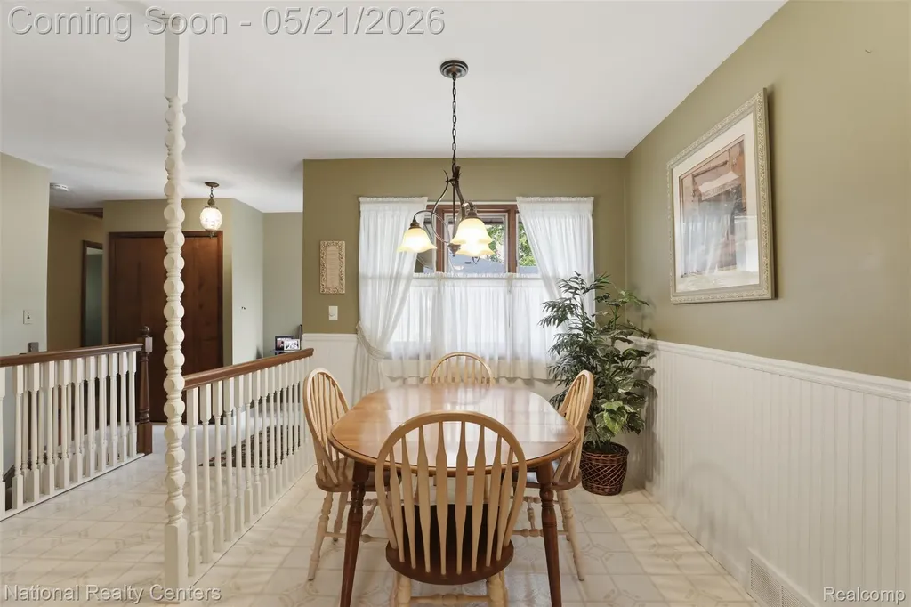 16607 Macarthur Redford Charter Township MI 48240