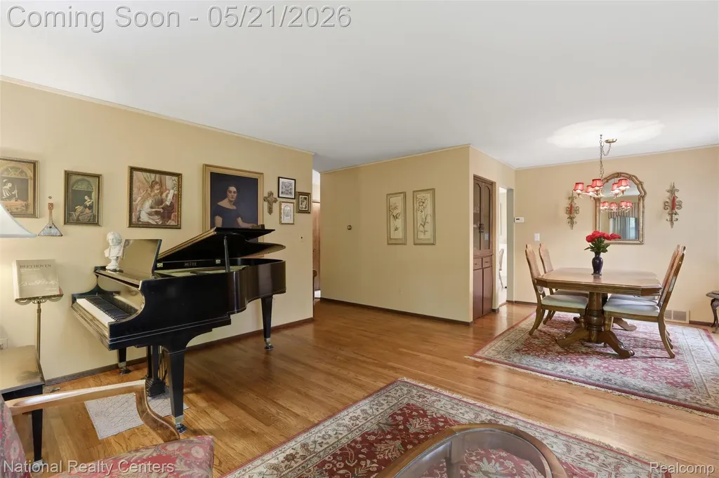 16607 Macarthur Redford Charter Township MI 48240