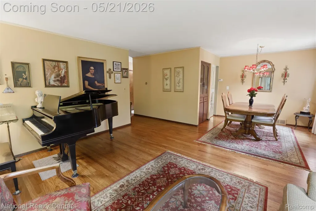 16607 Macarthur Redford Charter Township MI 48240