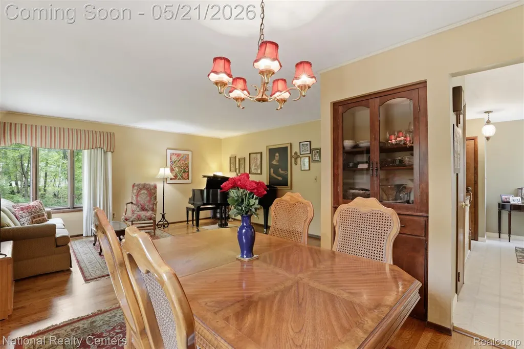 16607 Macarthur Redford Charter Township MI 48240