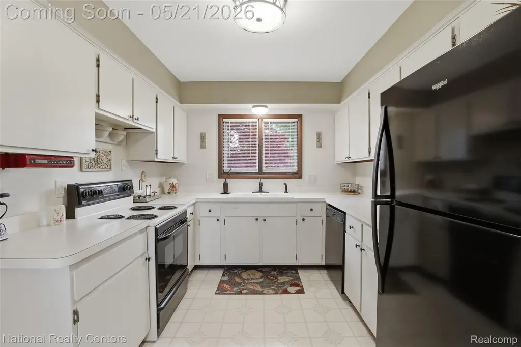 16607 Macarthur Redford Charter Township MI 48240