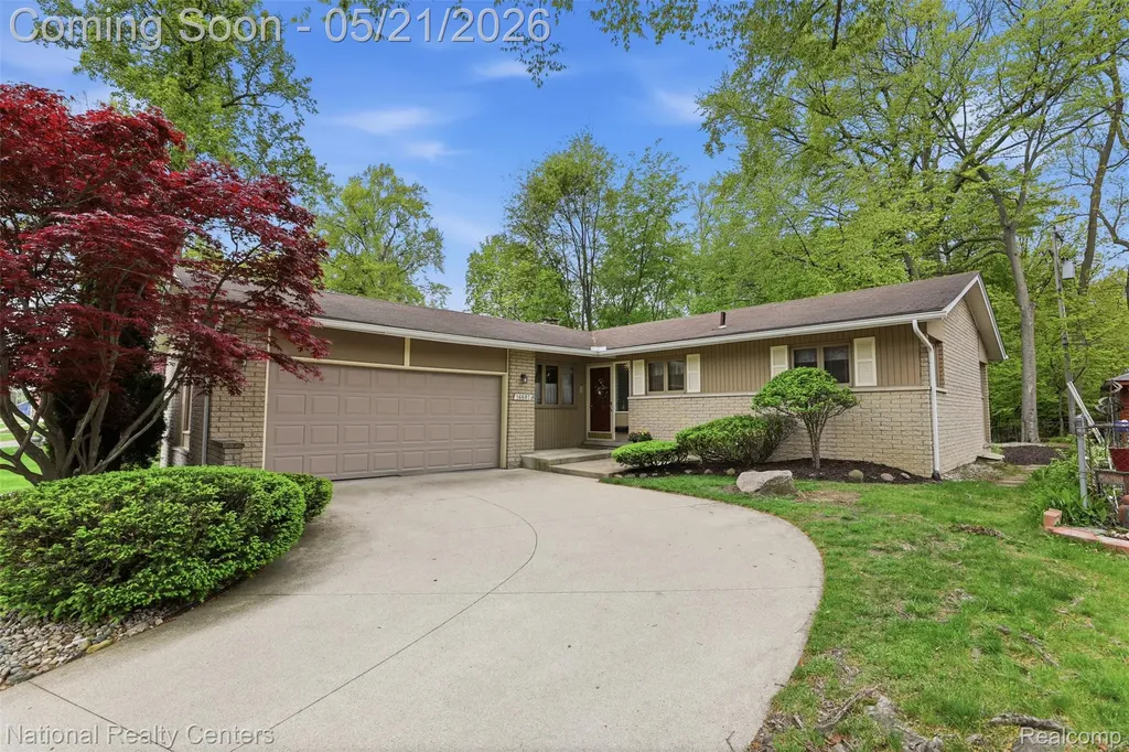 16607 Macarthur Redford Charter Township MI 48240