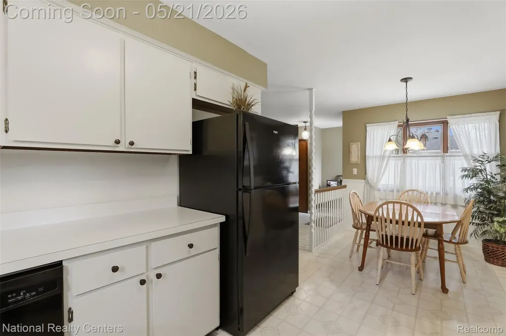 16607 Macarthur Redford Charter Township MI 48240