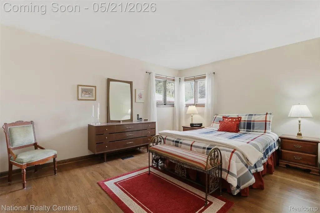 16607 Macarthur Redford Charter Township MI 48240