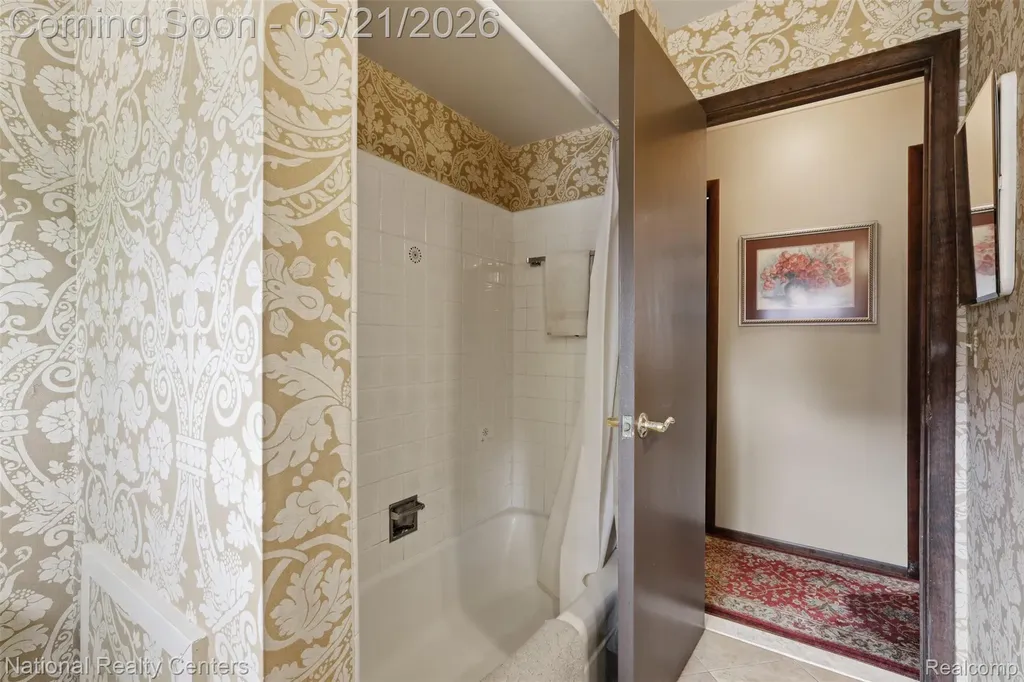 16607 Macarthur Redford Charter Township MI 48240