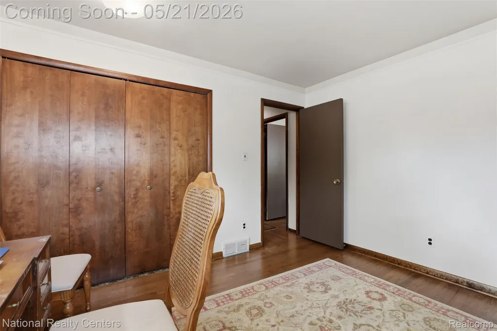 16607 Macarthur Redford Charter Township MI 48240