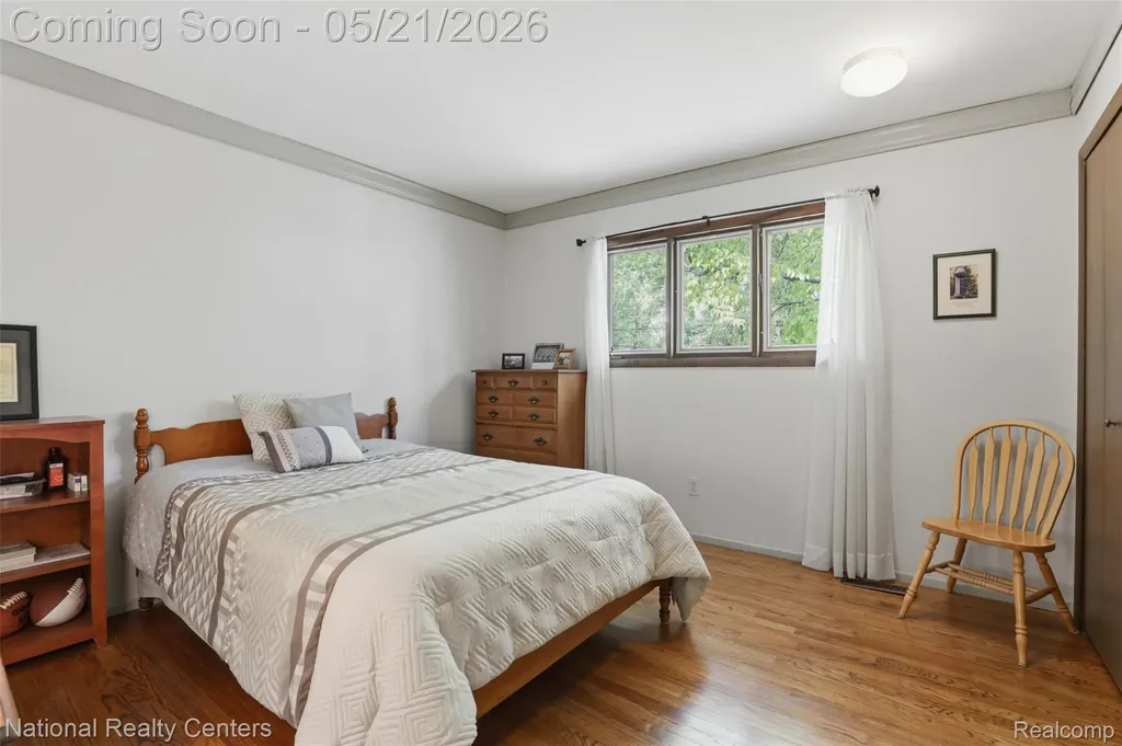 16607 Macarthur Redford Charter Township MI 48240