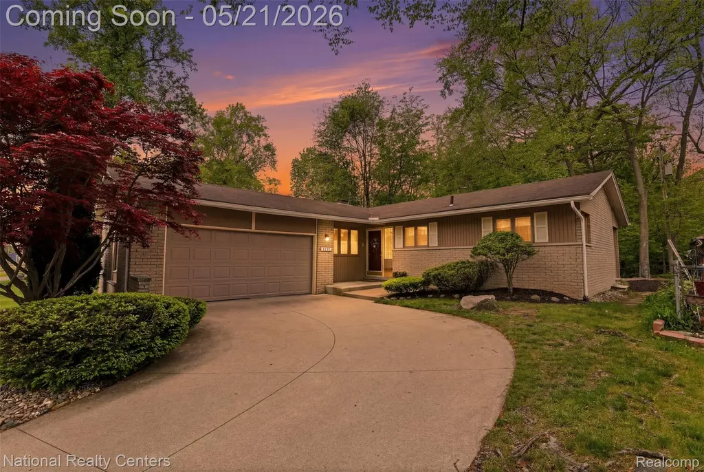 16607 Macarthur Redford Charter Township MI 48240