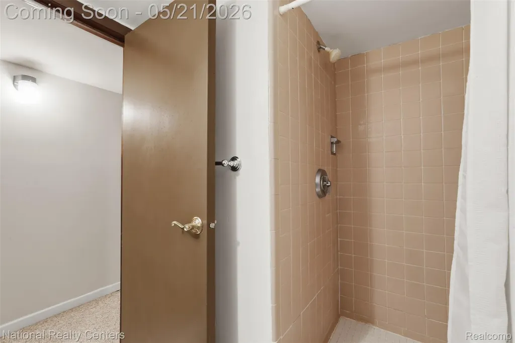 16607 Macarthur Redford Charter Township MI 48240