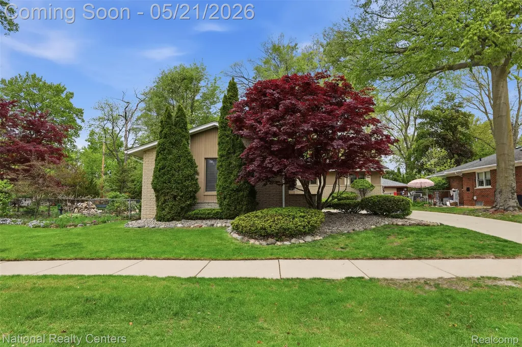 16607 Macarthur Redford Charter Township MI 48240