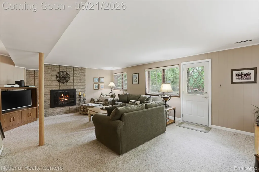 16607 Macarthur Redford Charter Township MI 48240