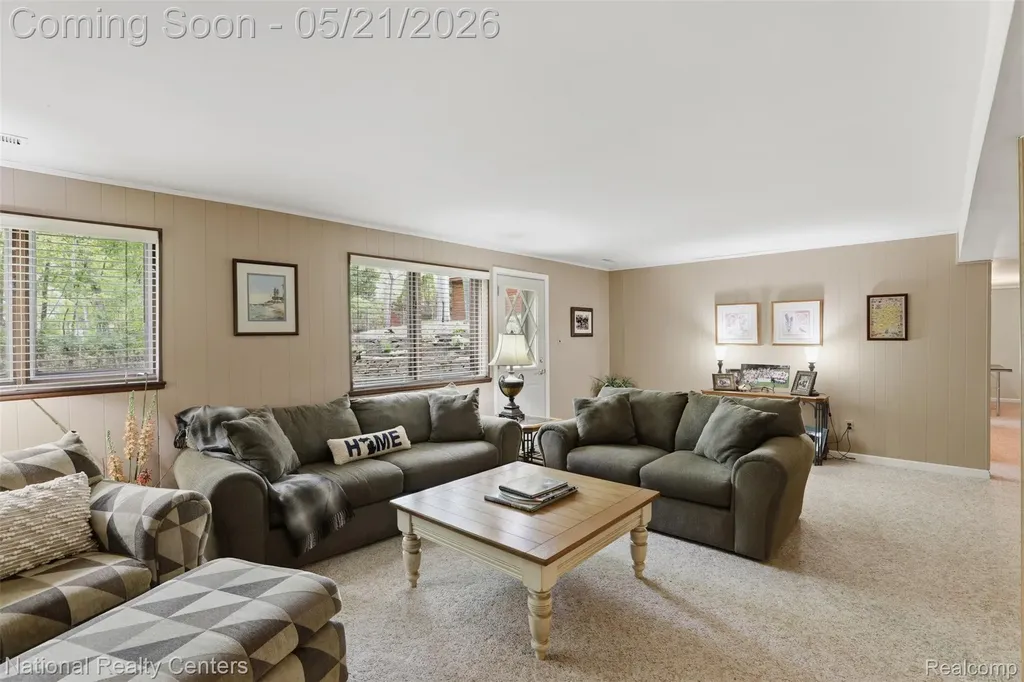 16607 Macarthur Redford Charter Township MI 48240