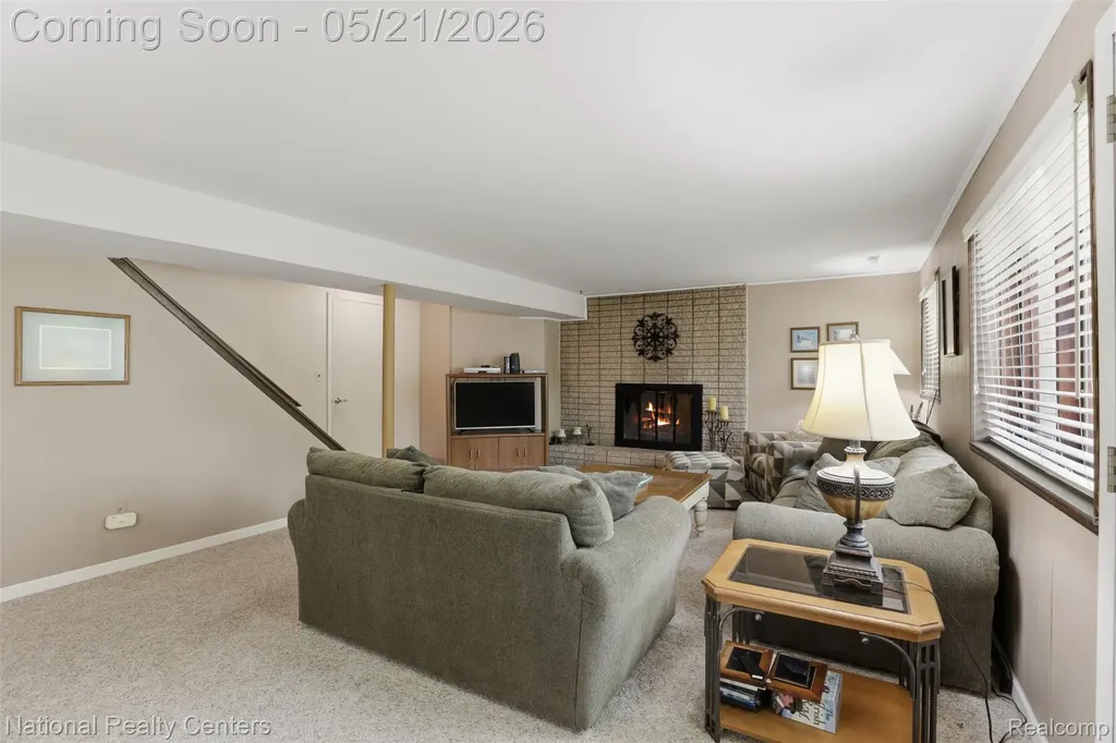 16607 Macarthur Redford Charter Township MI 48240