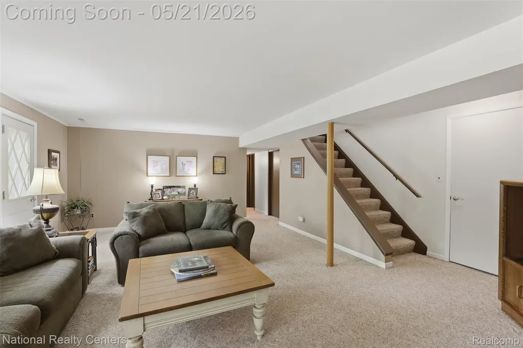 16607 Macarthur Redford Charter Township MI 48240