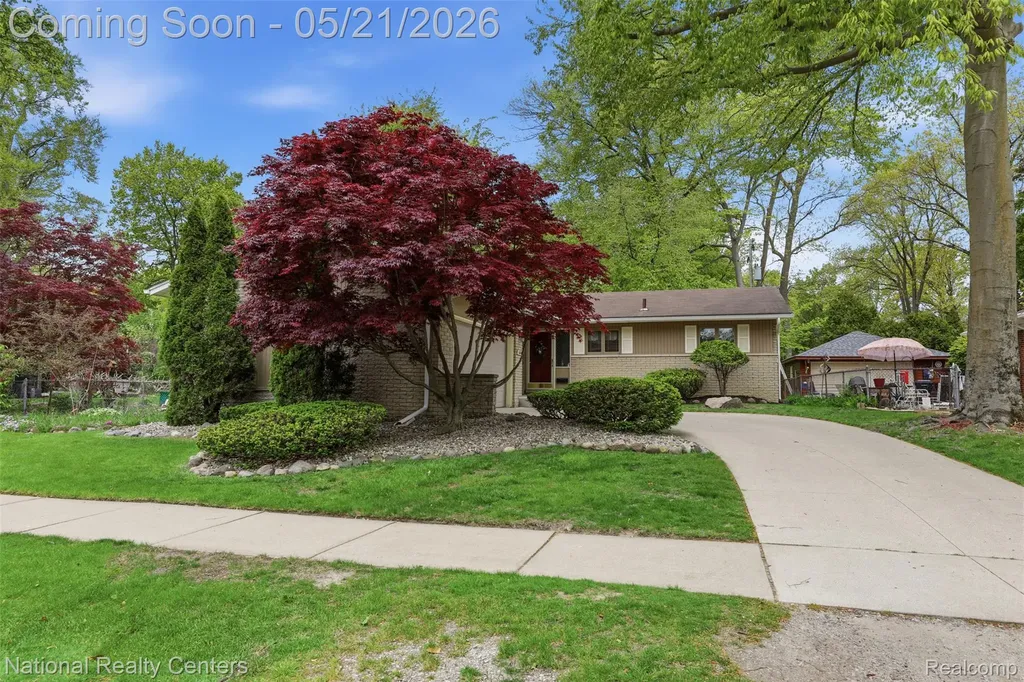 16607 Macarthur Redford Charter Township MI 48240