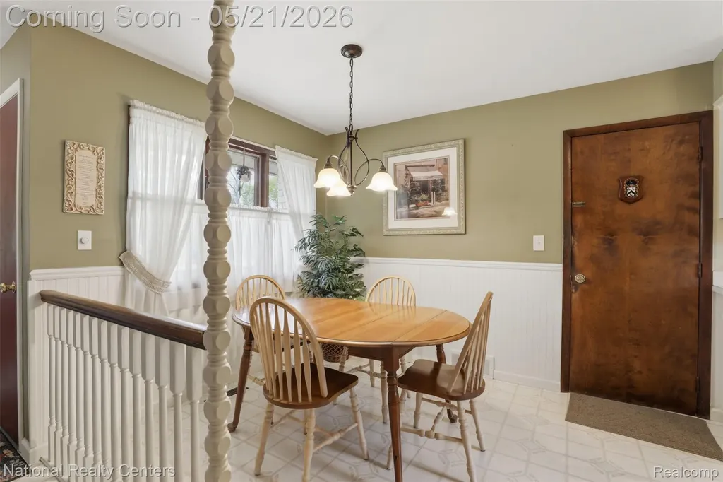 16607 Macarthur Redford Charter Township MI 48240