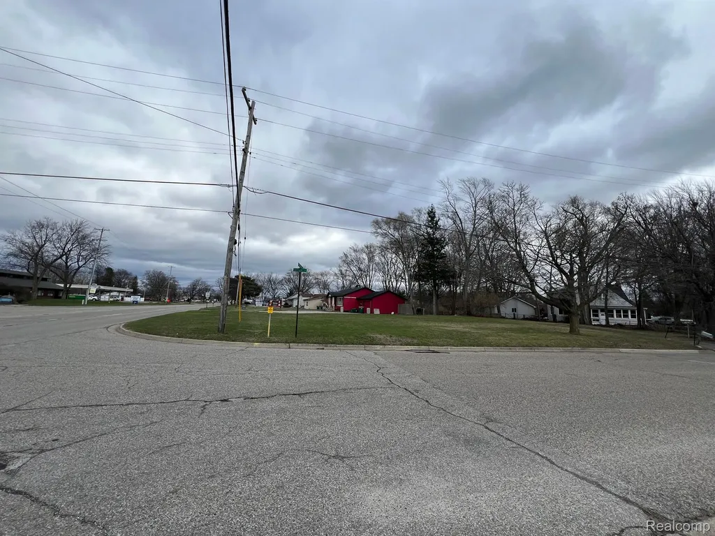 1436 E Pierson Road Flushing City MI 48433