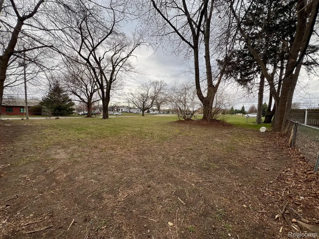 1436 E Pierson Road Flushing City MI 48433