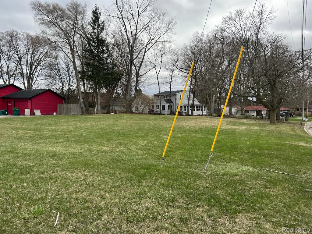 1436 E Pierson Road Flushing City MI 48433