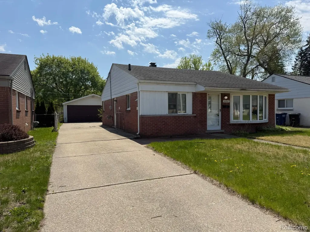 30907 Fernwood Street Westland City MI 48186