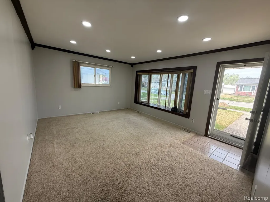 30907 Fernwood Street Westland City MI 48186