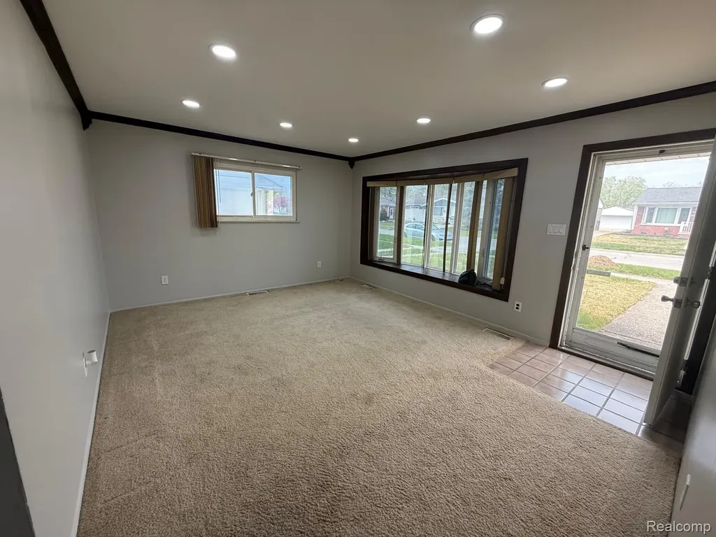 30907 Fernwood Street Westland City MI 48186