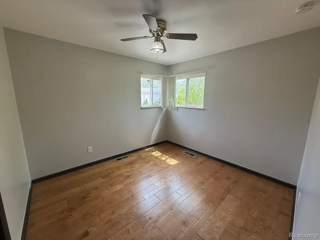 30907 Fernwood Street Westland City MI 48186