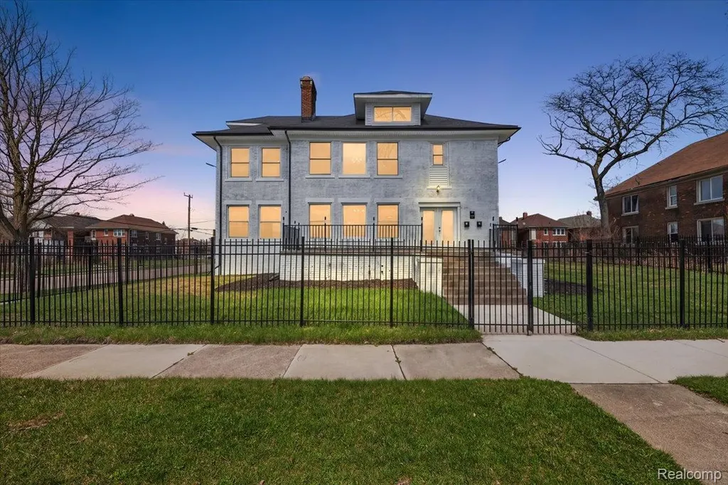 2080 Gladstone Street Detroit City MI 48206