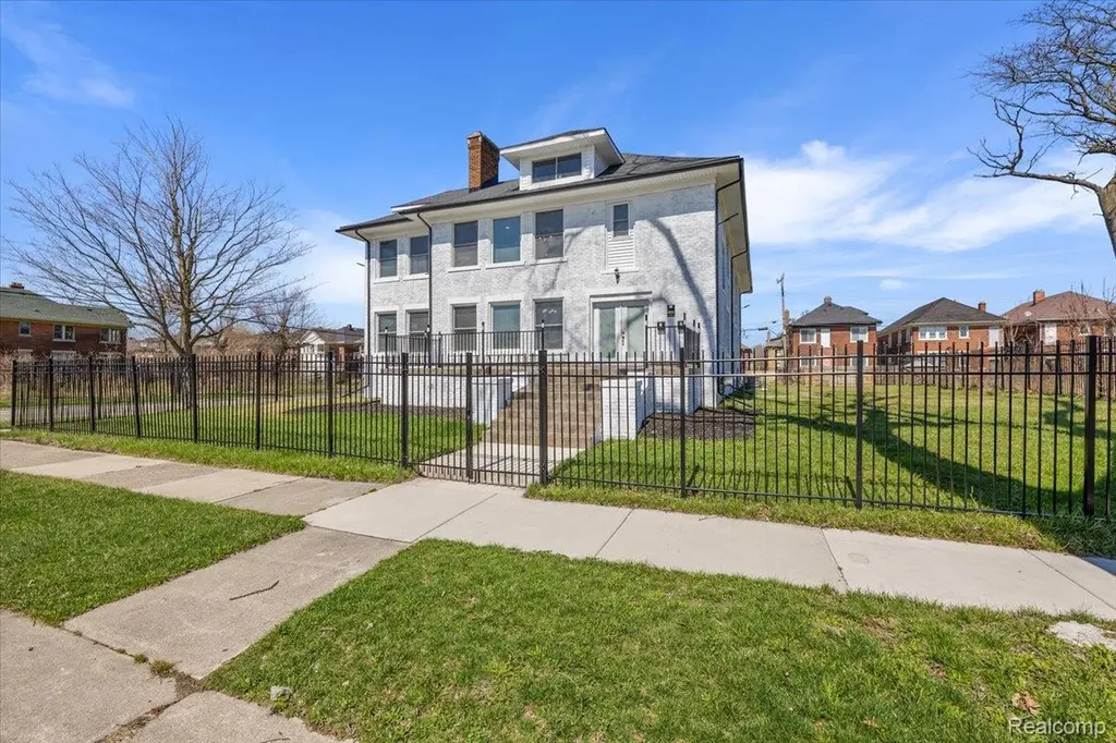 2080 Gladstone Street Detroit City MI 48206