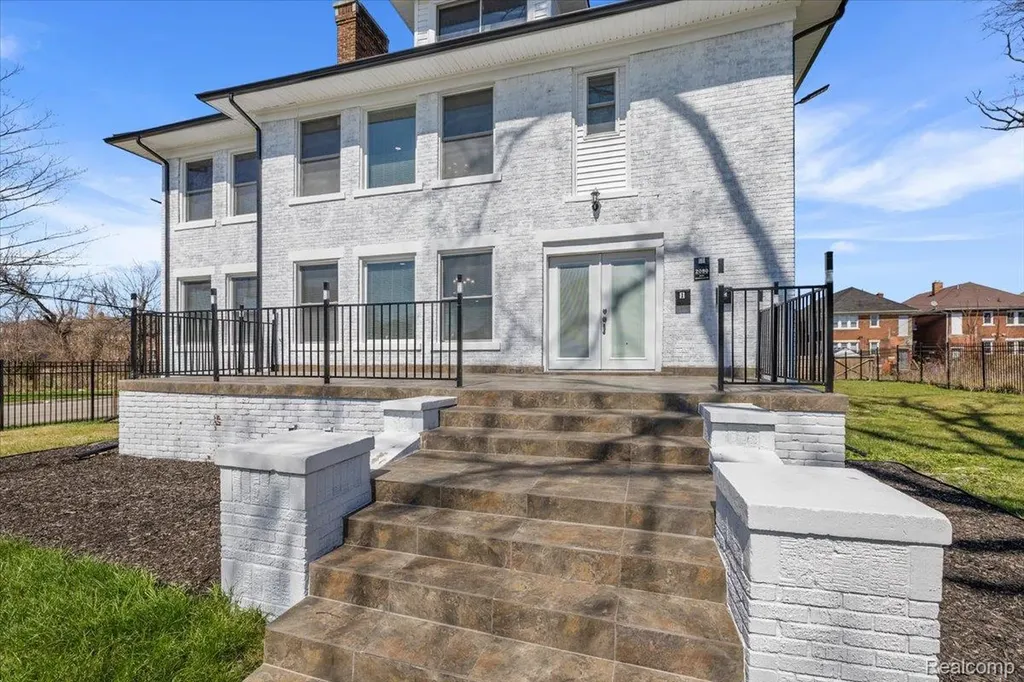 2080 Gladstone Street Detroit City MI 48206