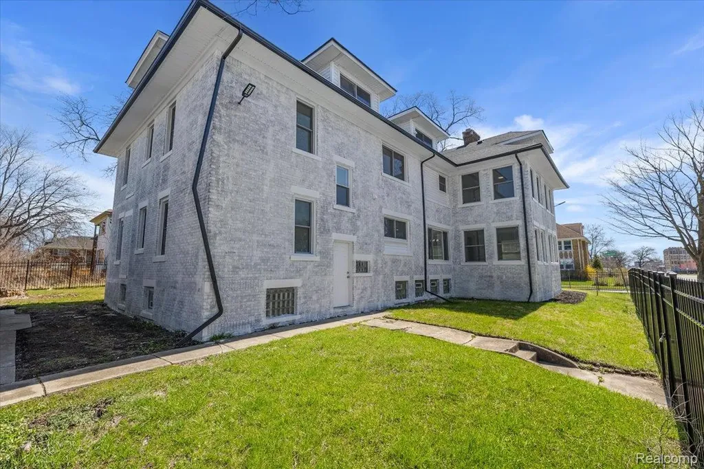 2080 Gladstone Street Detroit City MI 48206