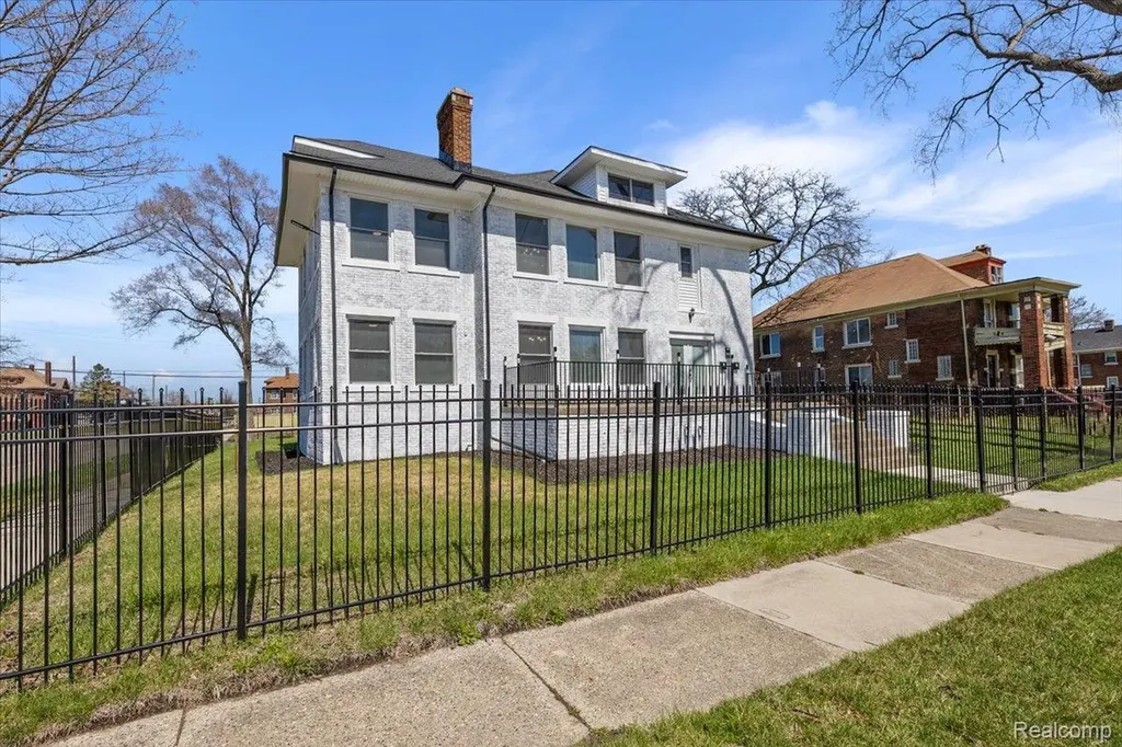 2080 Gladstone Street Detroit City MI 48206