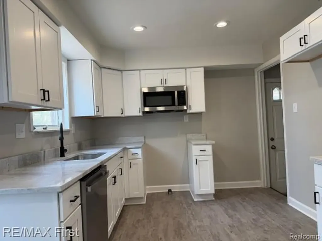 2148 Meyer Court Lincoln Park City MI 48146