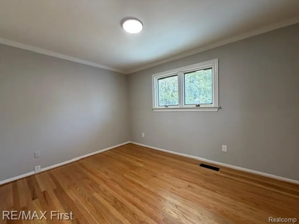 2148 Meyer Court Lincoln Park City MI 48146