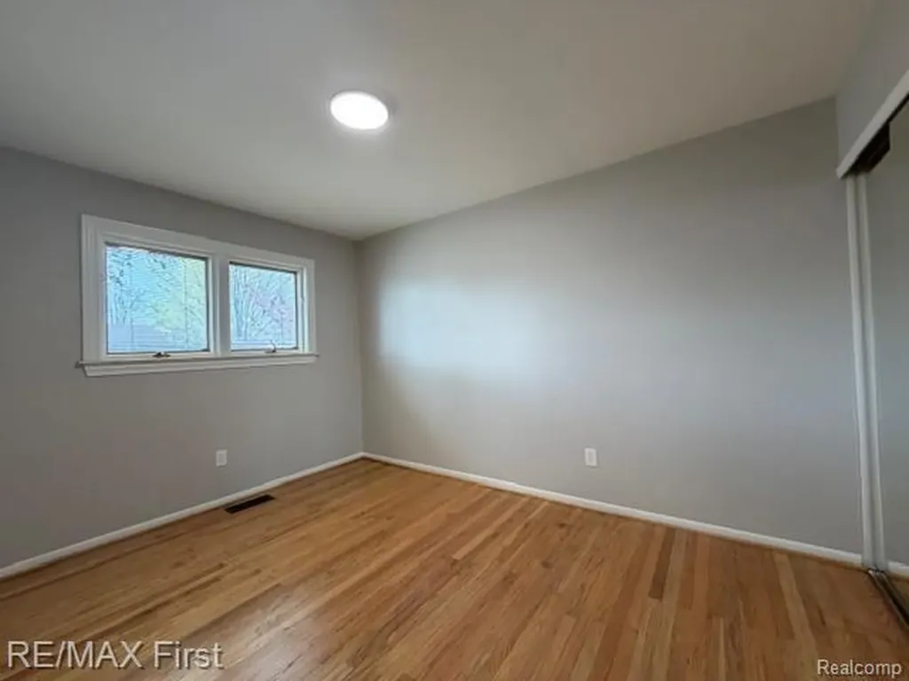 2148 Meyer Court Lincoln Park City MI 48146