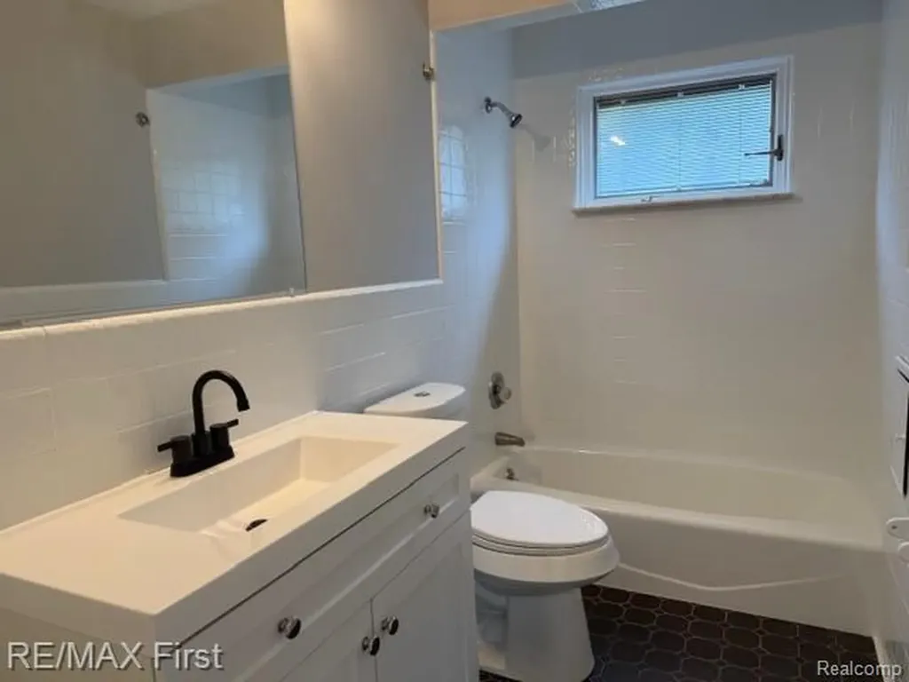 2148 Meyer Court Lincoln Park City MI 48146