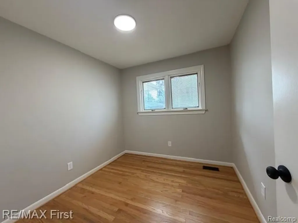 2148 Meyer Court Lincoln Park City MI 48146