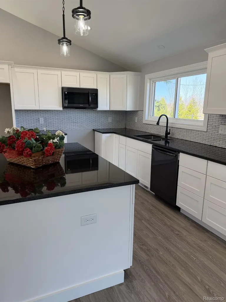5614 Marlette Road Marlette City MI 48453
