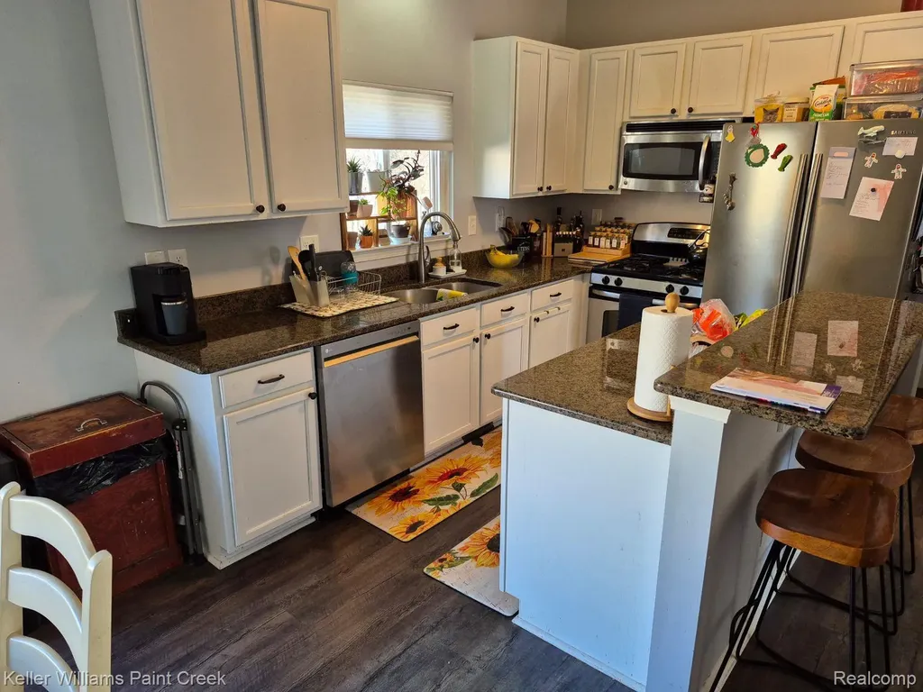 403 Newton Court Lake Orion Village MI 48362