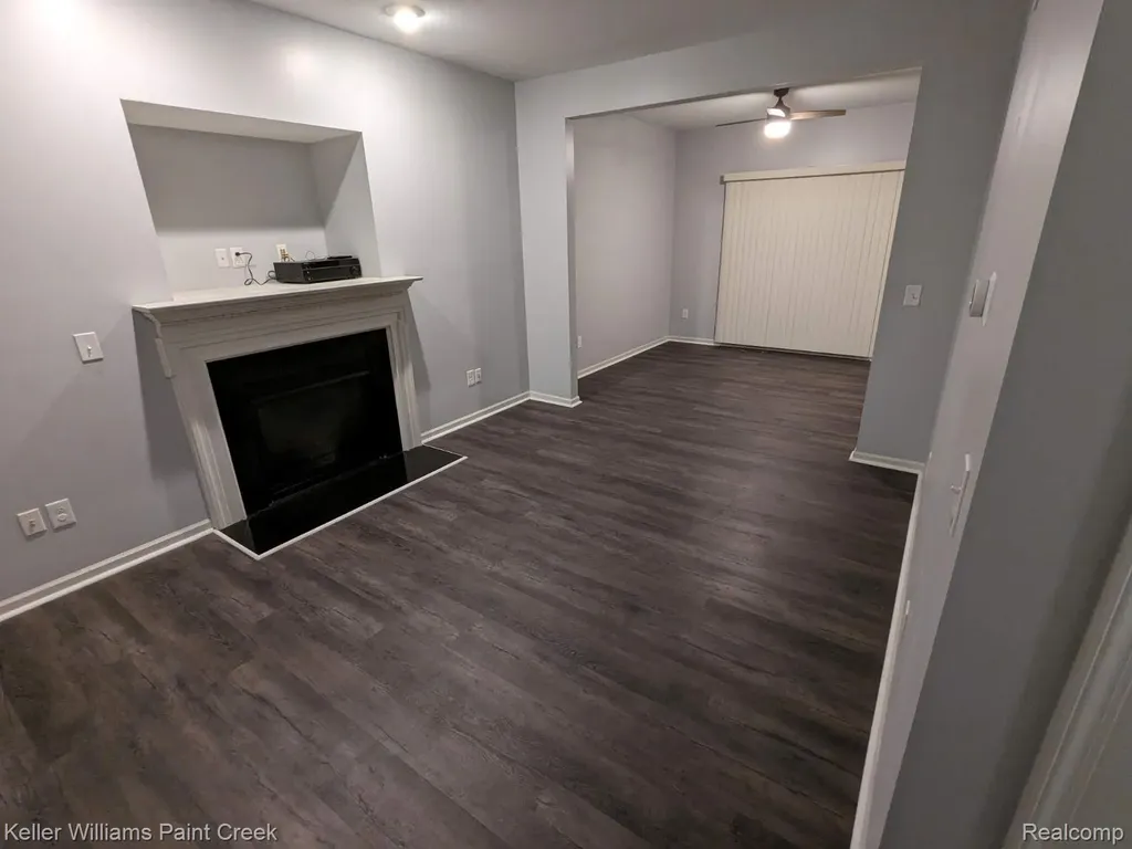 403 Newton Court Lake Orion Village MI 48362