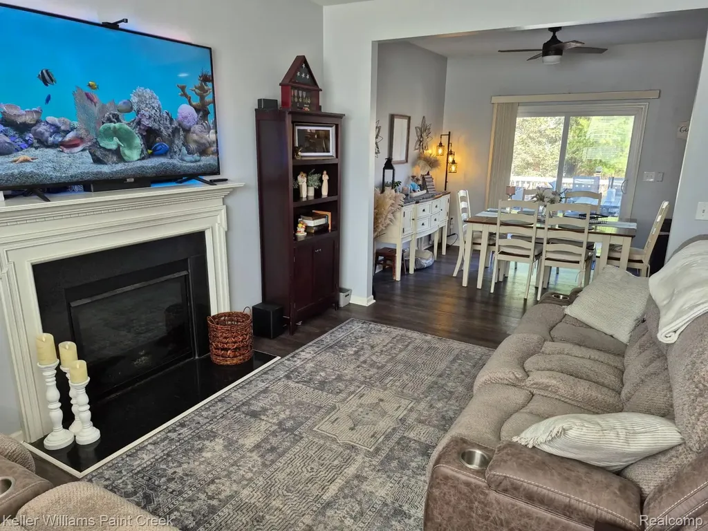 403 Newton Court Lake Orion Village MI 48362