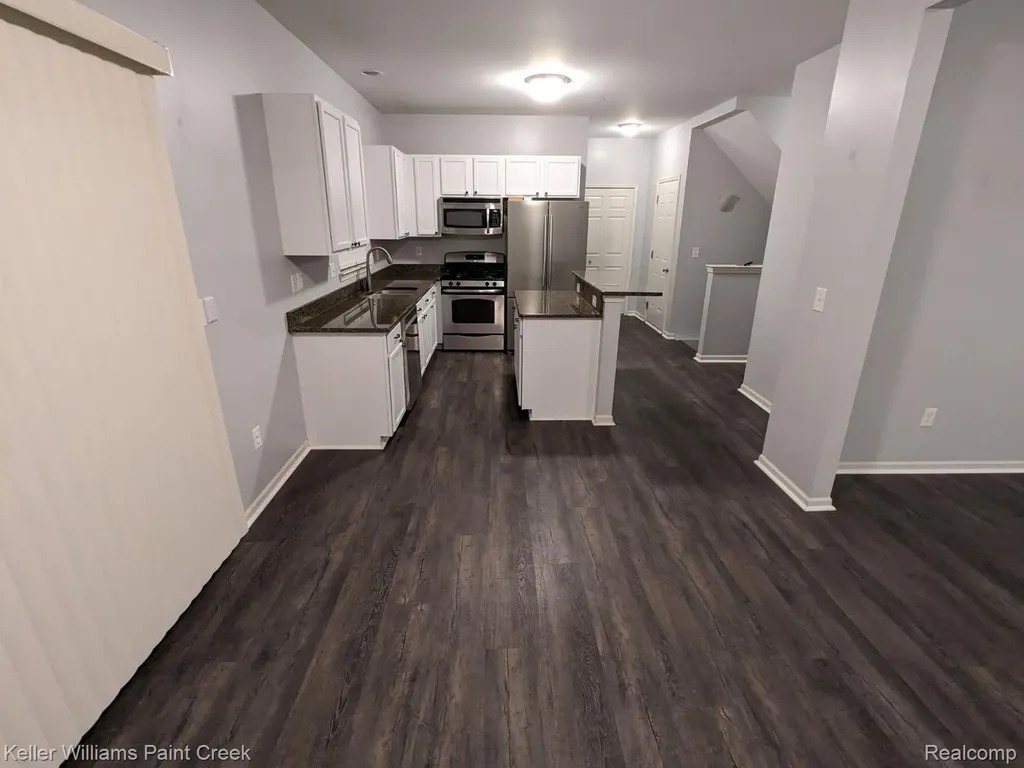 403 Newton Court Lake Orion Village MI 48362